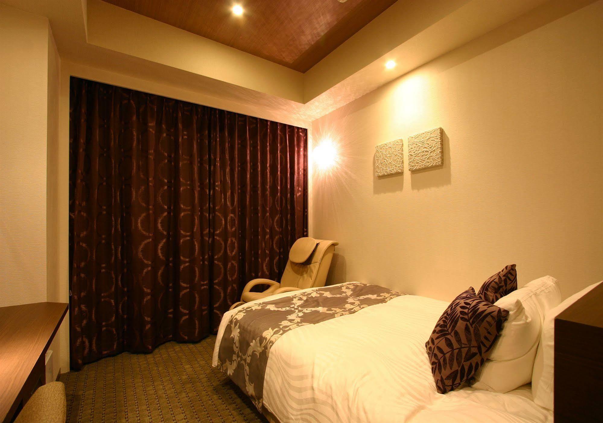 Hotel Coco Grand Takasaki Extérieur photo